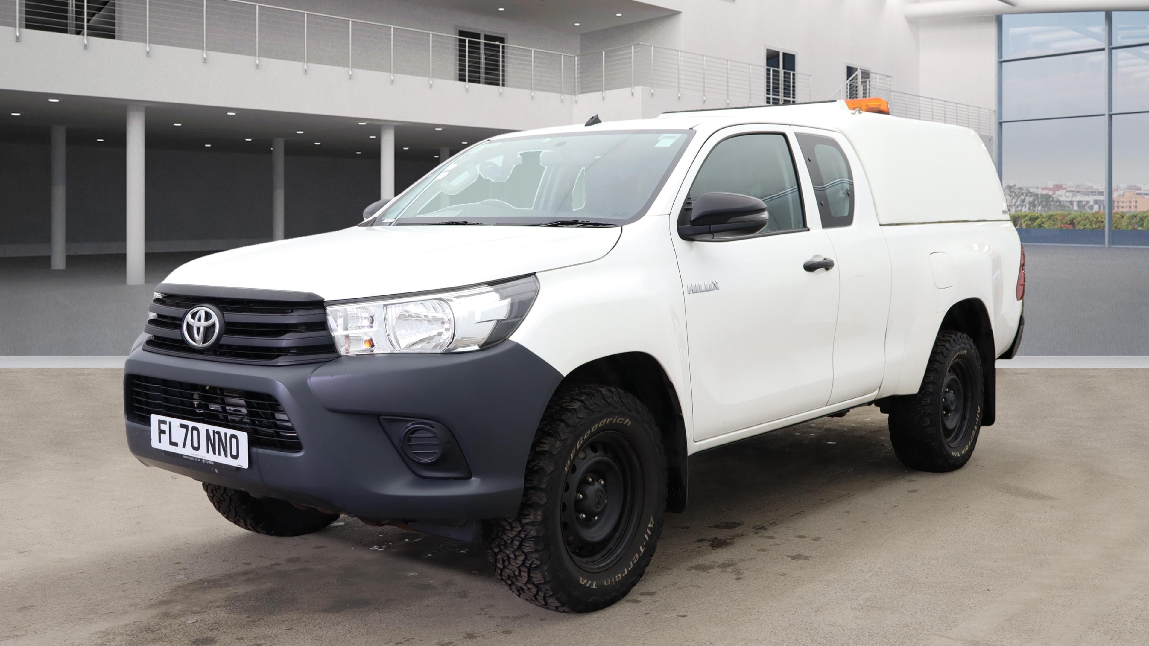 TOYOTA Hilux